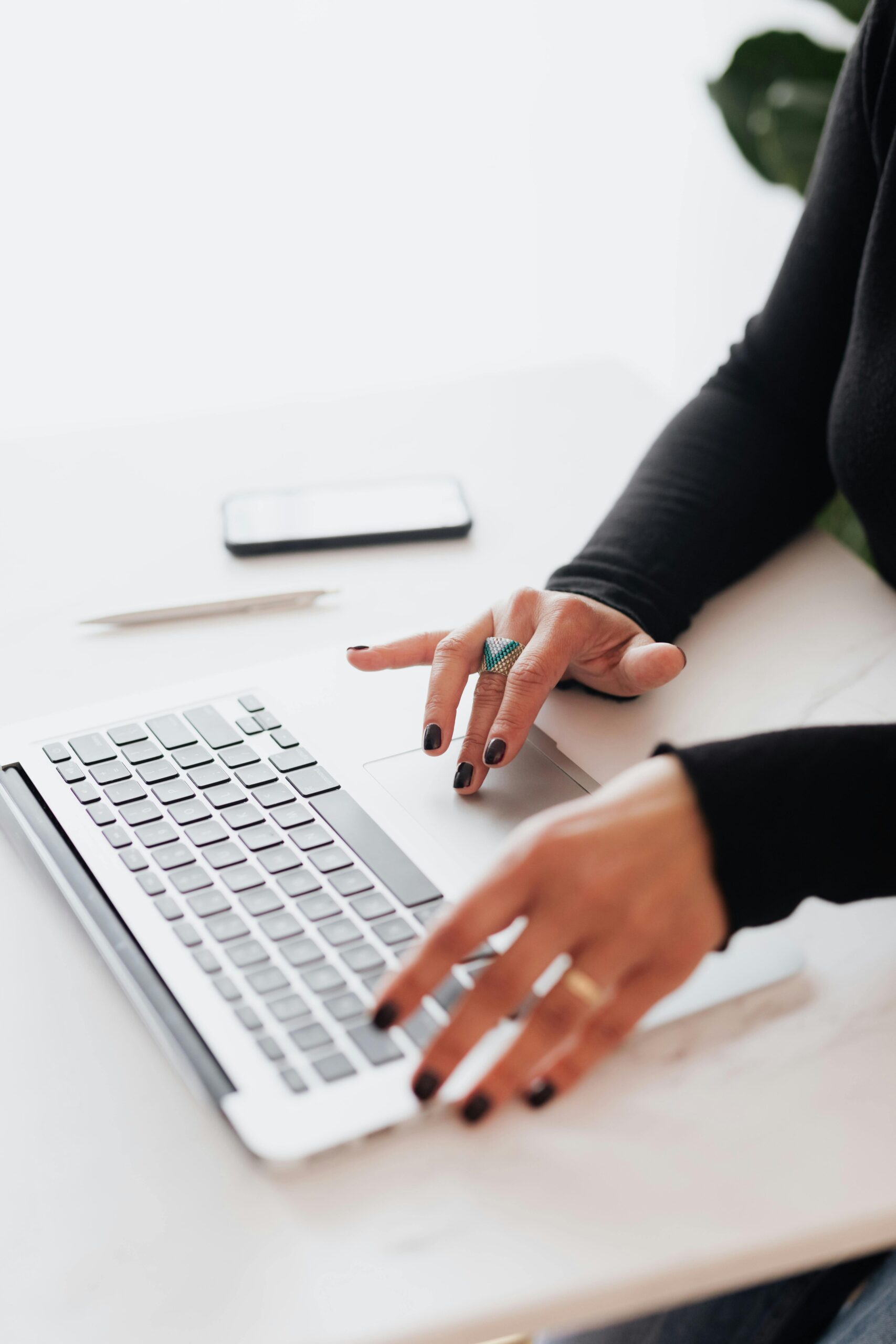 seo economico - teclado uñas